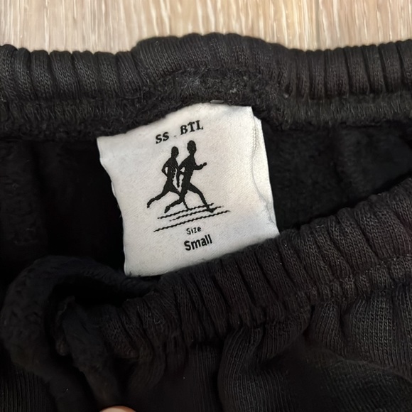 SISTERS AND SEEKERS GEAR SWEATPANTS IN ROAD - Picture 7 of 10